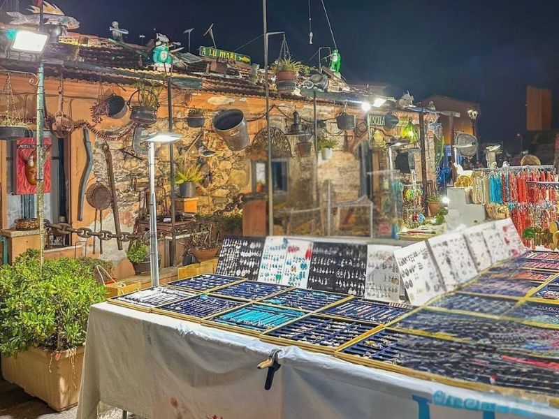 Mercatino Serale San Teodoro: Abendmarkt "Coclearia“ in San Teodoro